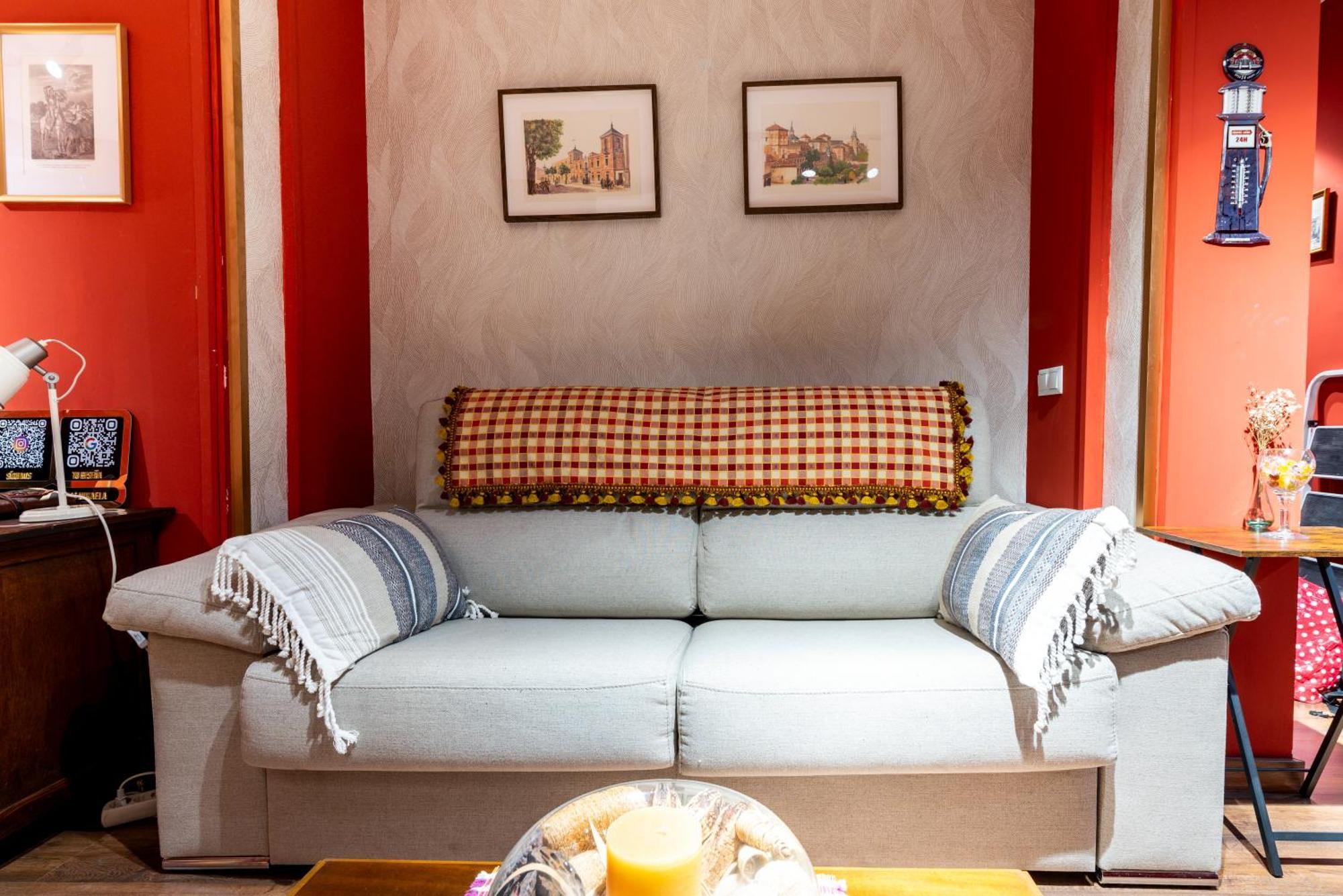 Apartamento Mikaela อัลกาลาเดเอนาเรส ภายนอก รูปภาพ
